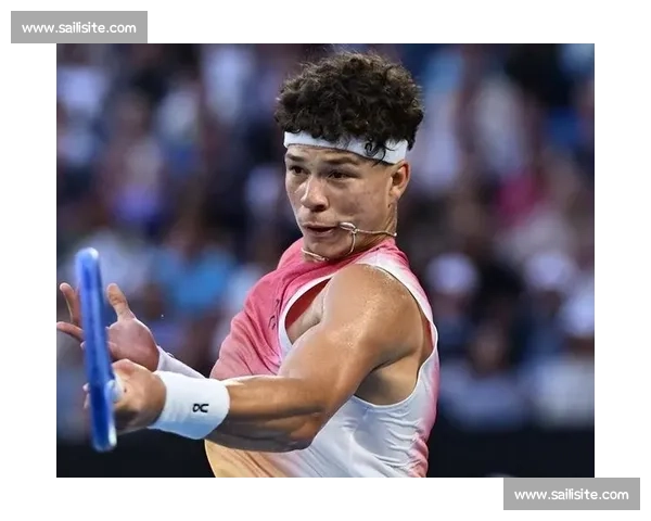 辛纳法网两度落泪引热议：德约若进决赛，结局是否改写？