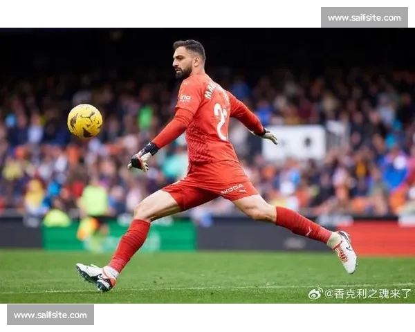 马马尔达什维利深情告别瓦伦西亚，官宣加盟利物浦开启英超新征程