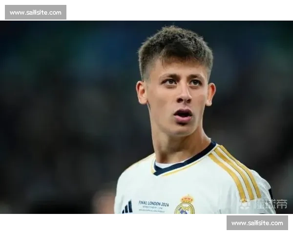皇马锁定荷兰中场新星斯密特，安切洛蒂钦点为中场革新核心